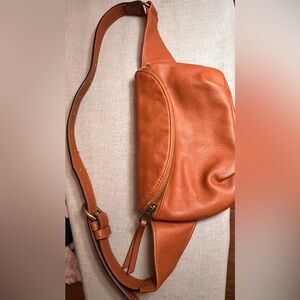 Universal Thread Camel Belt Bag / Fanny Pack